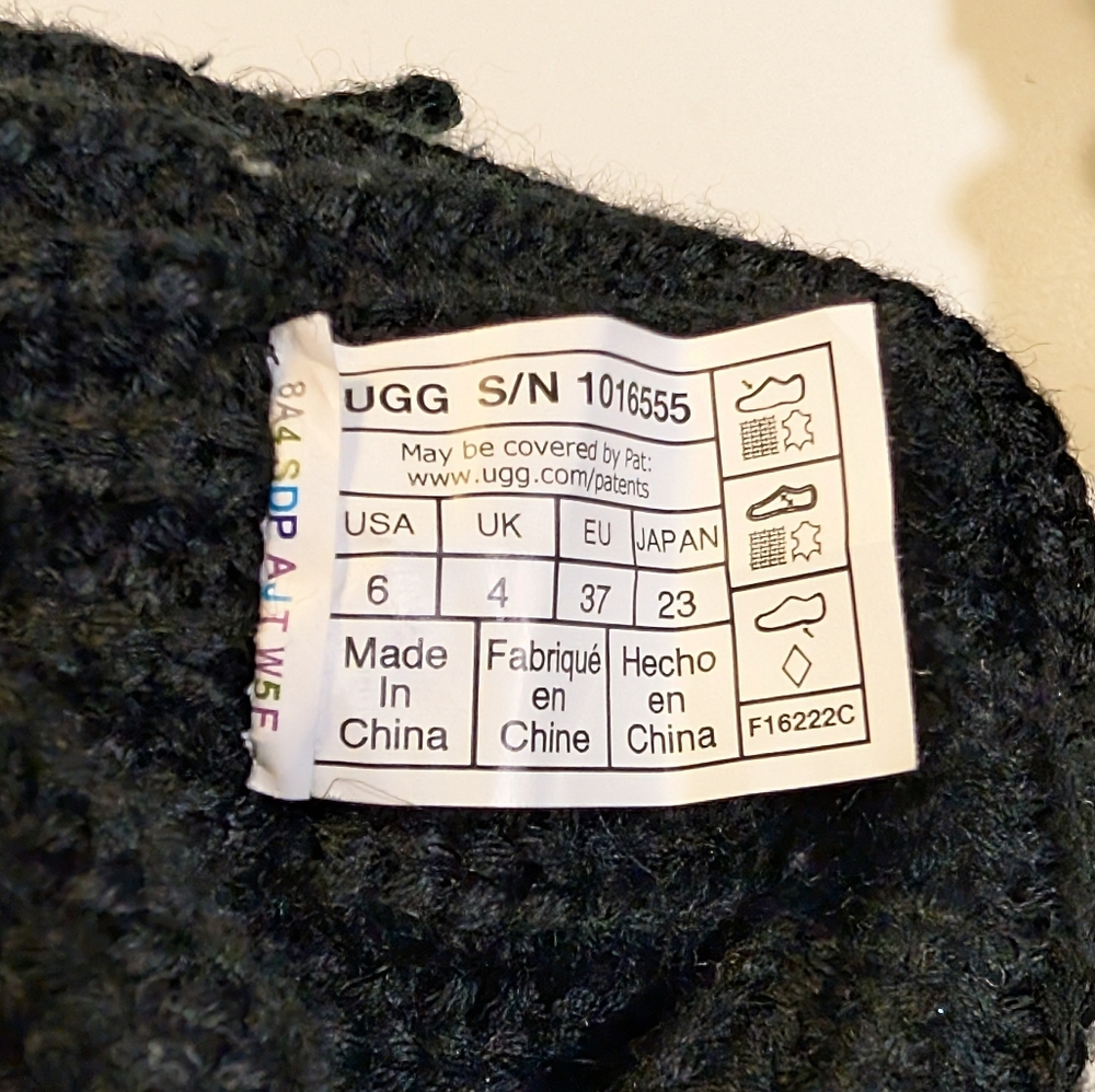 UGG Classic Cardy Knit Black Boots 1016555 Women’s 6 Tall Button Sweater Boho - Picture 6 of 7